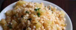 sabudana khichdi recipe, sabudana khichdi in Madhya pradesh style, sabudana khichdi is made of