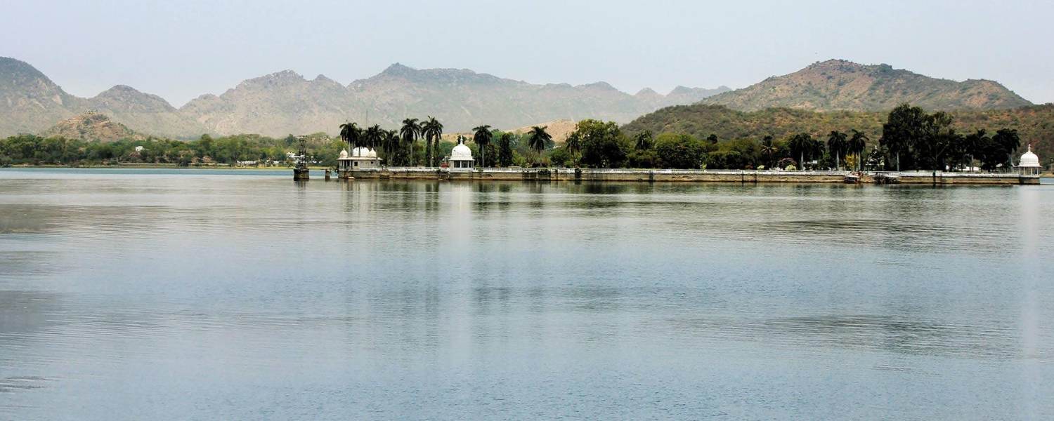 Fateh Sagar Lake: Tranquil Beauty