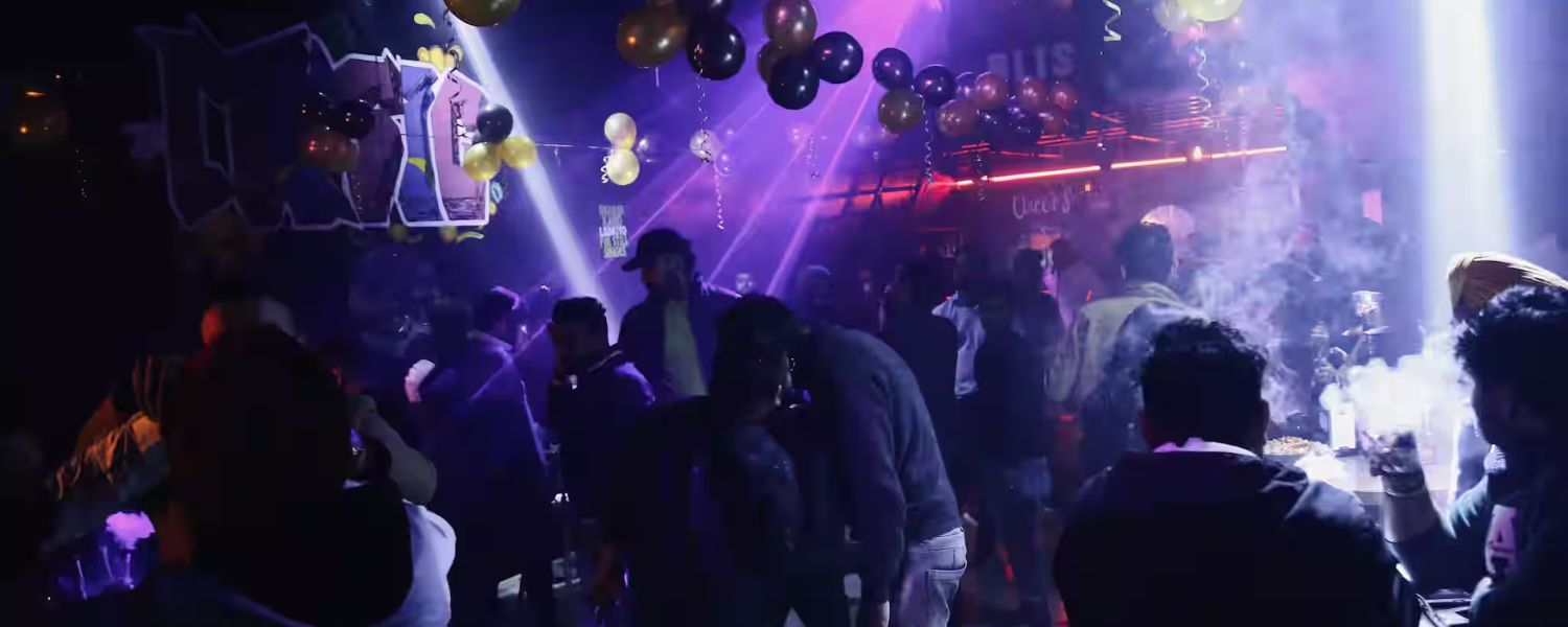 night club in Shimla Mall Road, Clubs in Shimla with dance floor, Best clubs in Shimla, Clubs in Shimla for couples, Shimla Club membership fee, pub in Shimla, 