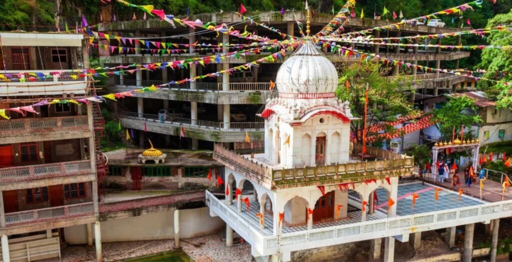 Gurudwara Manikaran Sahib, Gurudwara of Manikaran