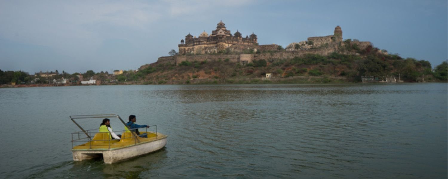 waterfall near datia, datia famous food, places to visit in gwalior, datia temple, jain temple near datia, 