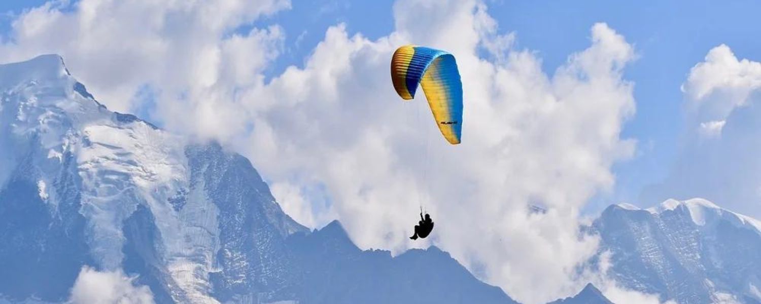 Paragliding in Darjeeling price, paragliding in Darjeeling accident, Best paragliding in Darjeeling, paragliding in Gangtok, 