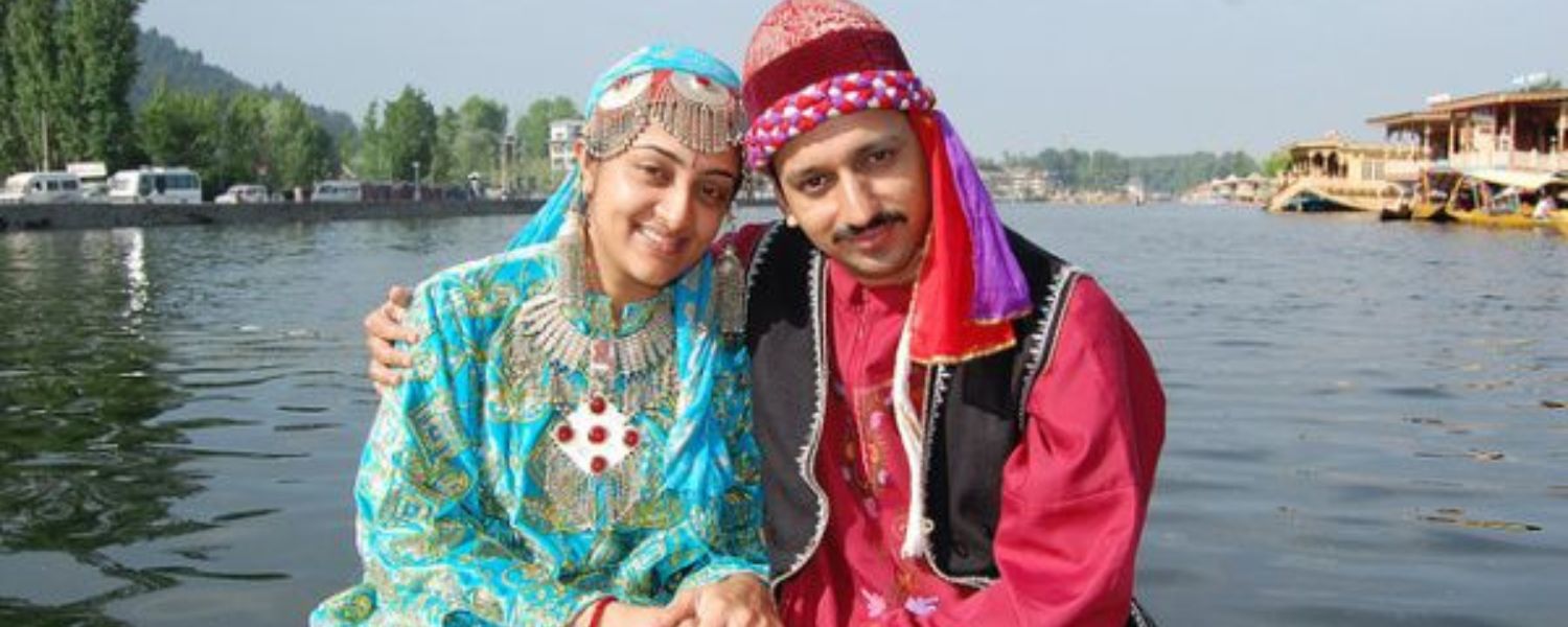 Simple Kashmir dressing style, Kashmir dressing style male, Kashmir dressing style for girl, Kashmiri dress male and female, 