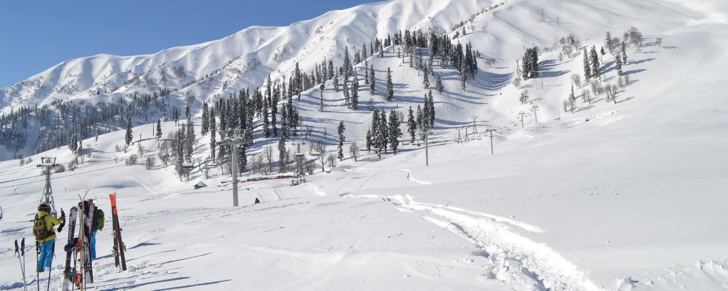 Skiing in Gulmarg price, Skiing in Gulmarg for beginners, Best skiing in Gulmarg, skiing in Gulmarg best time, Gulmarg skiing season, Skiing in Gulmarg packages, 