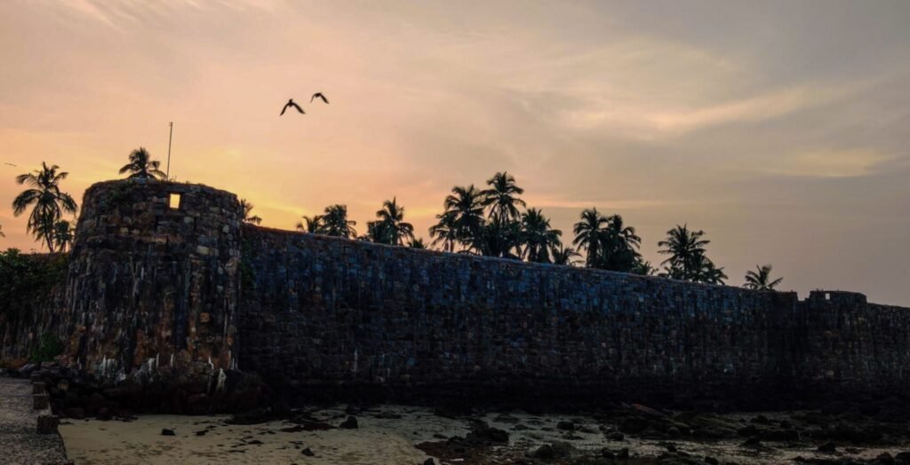 sindhudurg fort history, sindhudurg fort distance, sindhudurg fort timings,