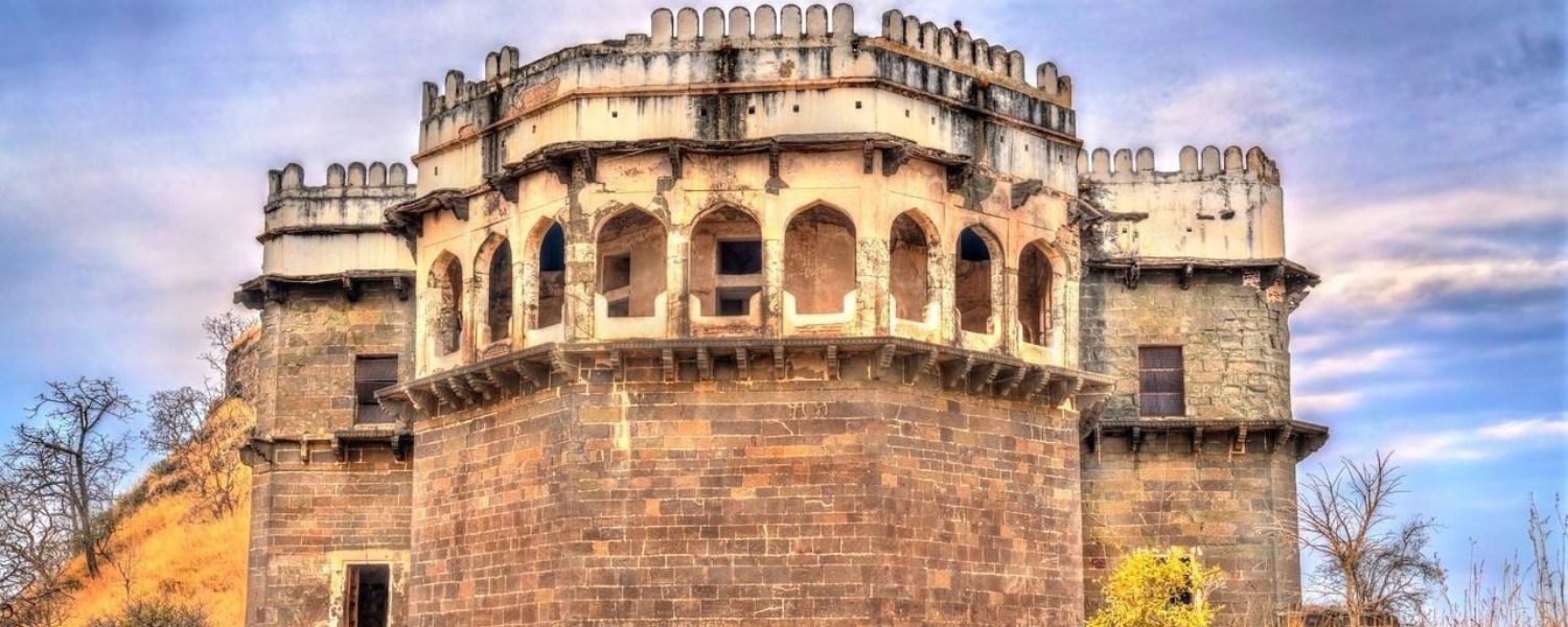 daulatabad fort timings, daulatabad fort aurangabad, daulatabad fort tickets, daulatabad fort reviews, daulatabad fort history, Daulatabad Fort was built by, 