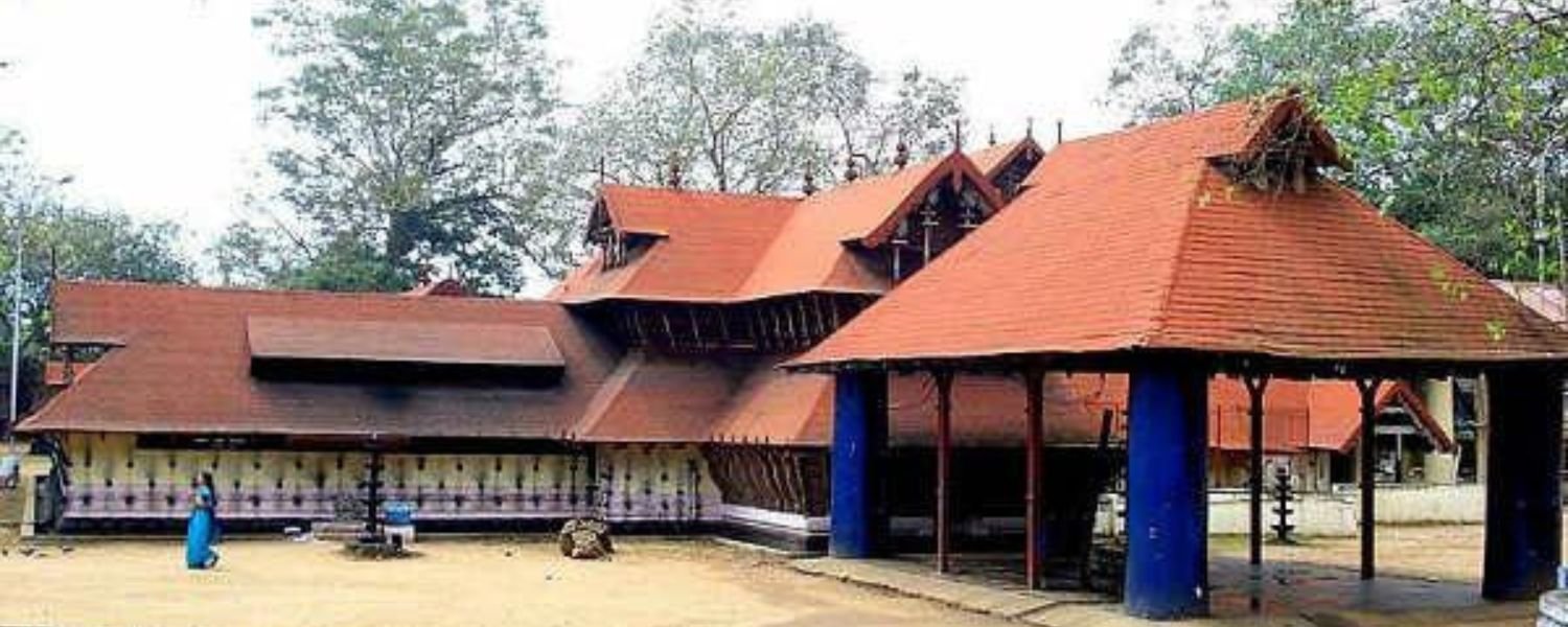 kodungallur temple history, kodungallur amma story, kodungallur devi temple, kodungallur temple timings, Kodungallur Temple dress code, kodungallur temple nearest railway station, 