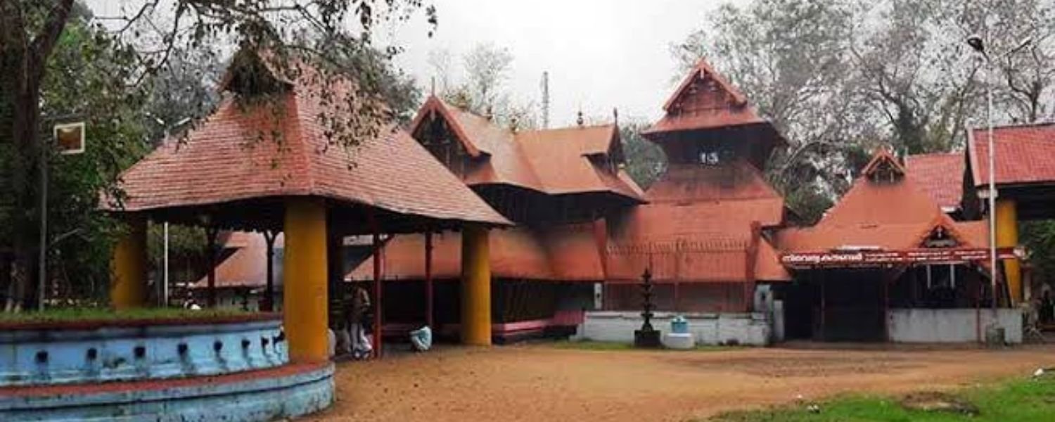 kodungallur temple history, kodungallur amma story, kodungallur devi temple, kodungallur temple timings, Kodungallur Temple dress code, kodungallur temple nearest railway station, 