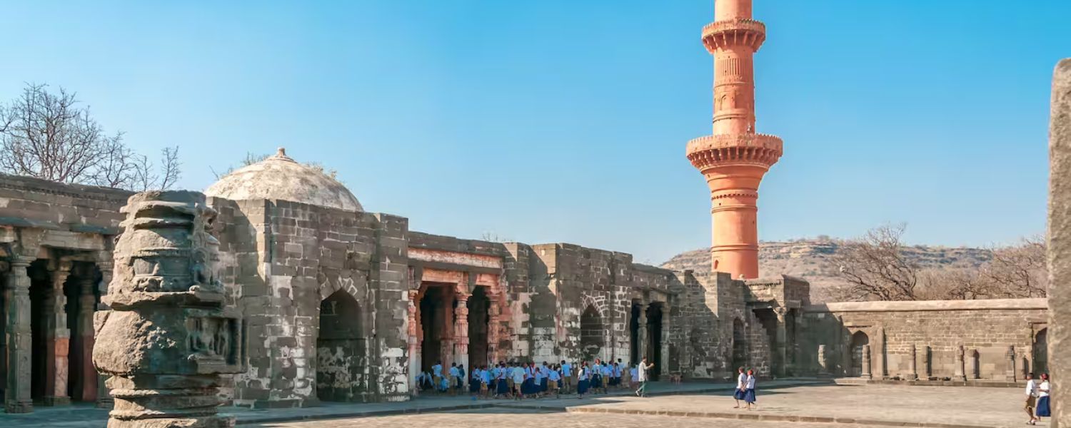 daulatabad fort timings, daulatabad fort aurangabad, daulatabad fort tickets, daulatabad fort reviews, daulatabad fort history, Daulatabad Fort was built by, 