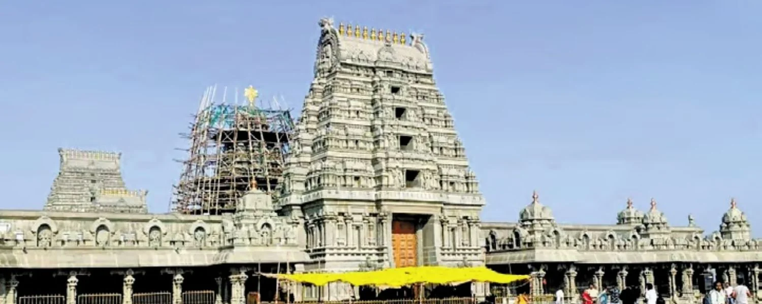 yadagirigutta temple timings, yadagirigutta temple history, New Yadagirigutta Temple inside, yadagirigutta temple darshan timings,