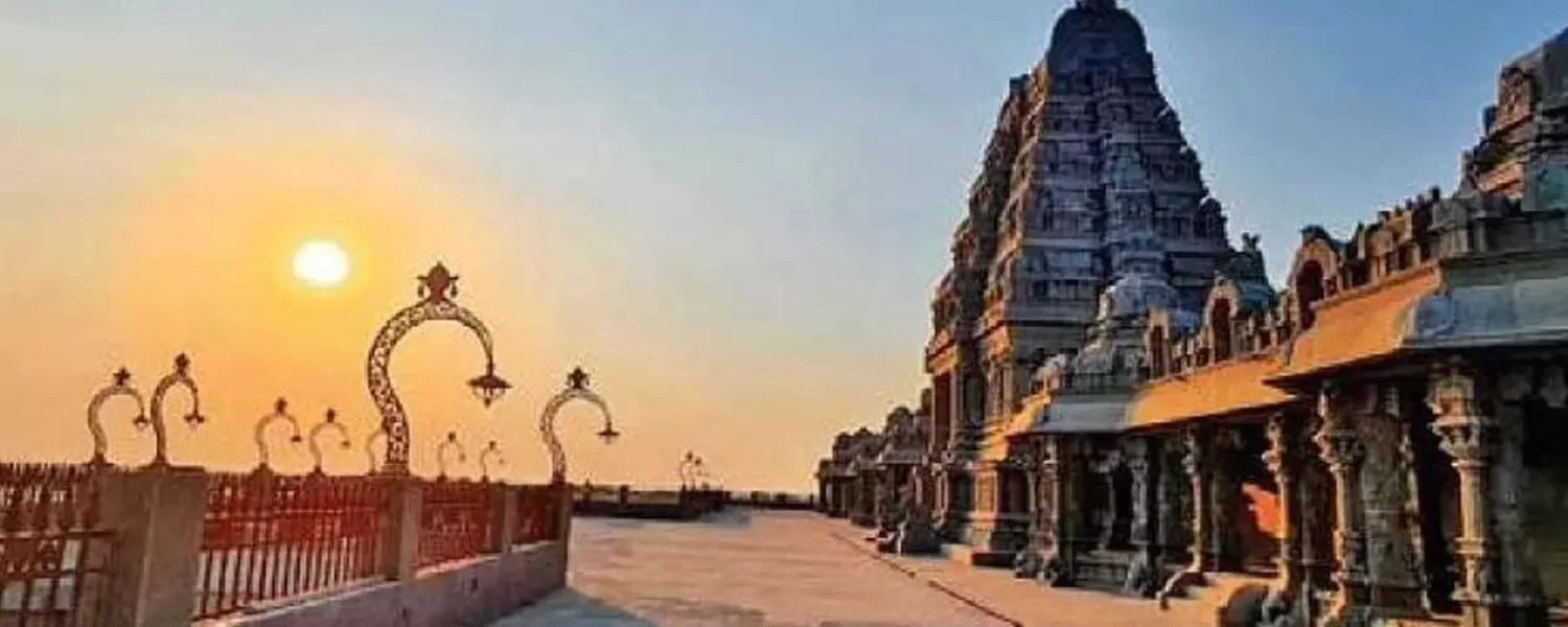 yadagirigutta temple timings, yadagirigutta temple history, New Yadagirigutta Temple inside, yadagirigutta temple darshan timings,