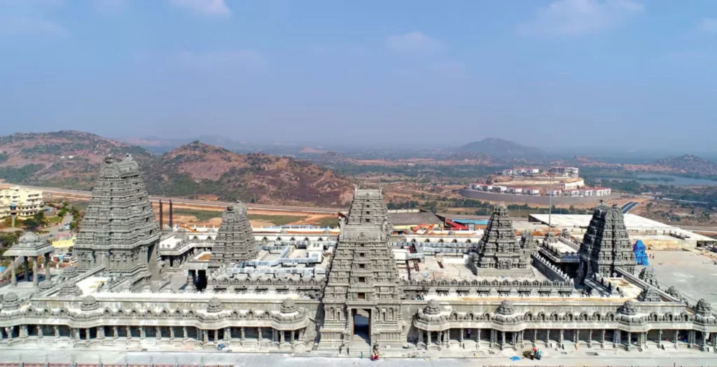 yadagirigutta temple timings, yadagirigutta temple history, New Yadagirigutta Temple inside, yadagirigutta temple darshan timings,