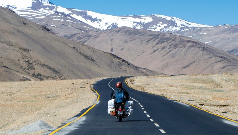 Transport & Roads to Pangong Lake