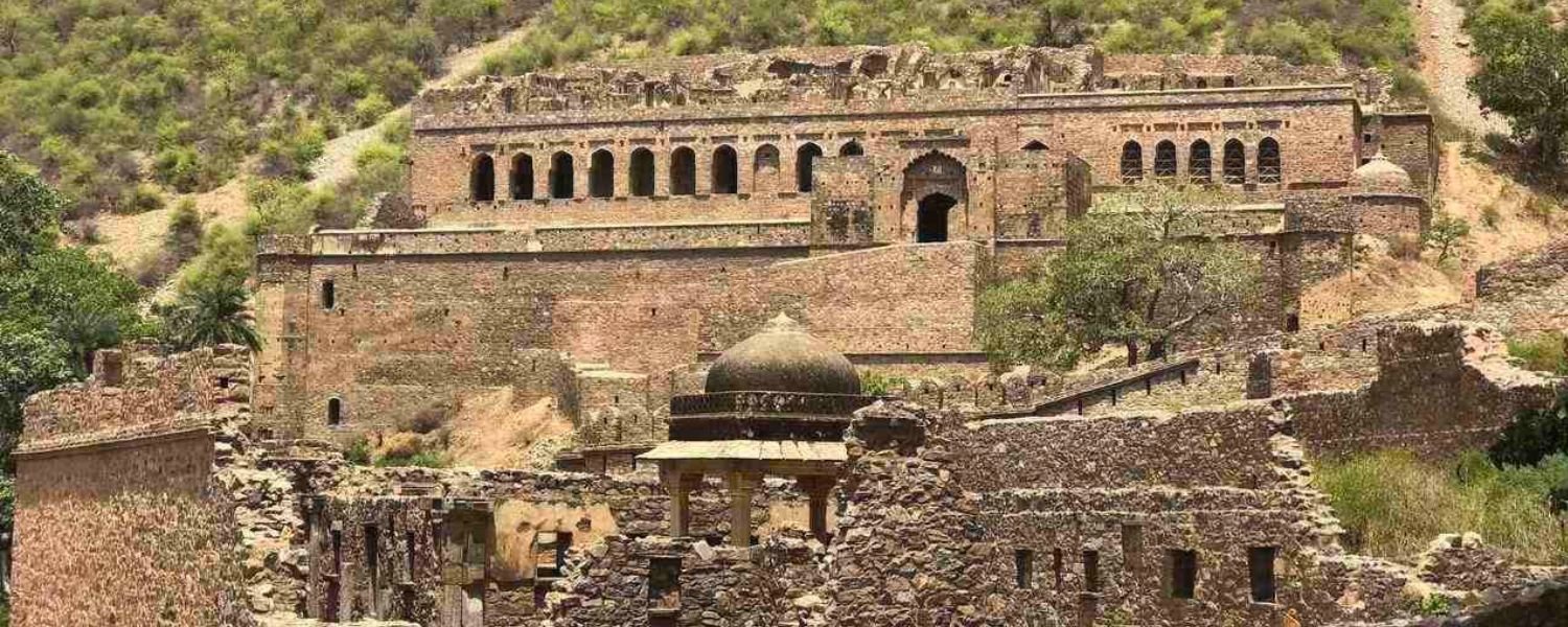 history of bhangarh fort, historical background of fort, history of haunted place