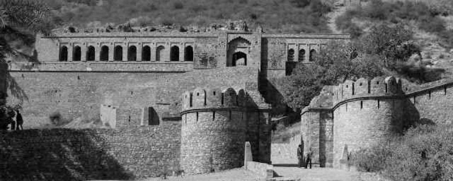 is Bhangarh fort haunted? , about bhangarh fort myth, myth or truth of bhangarh fort