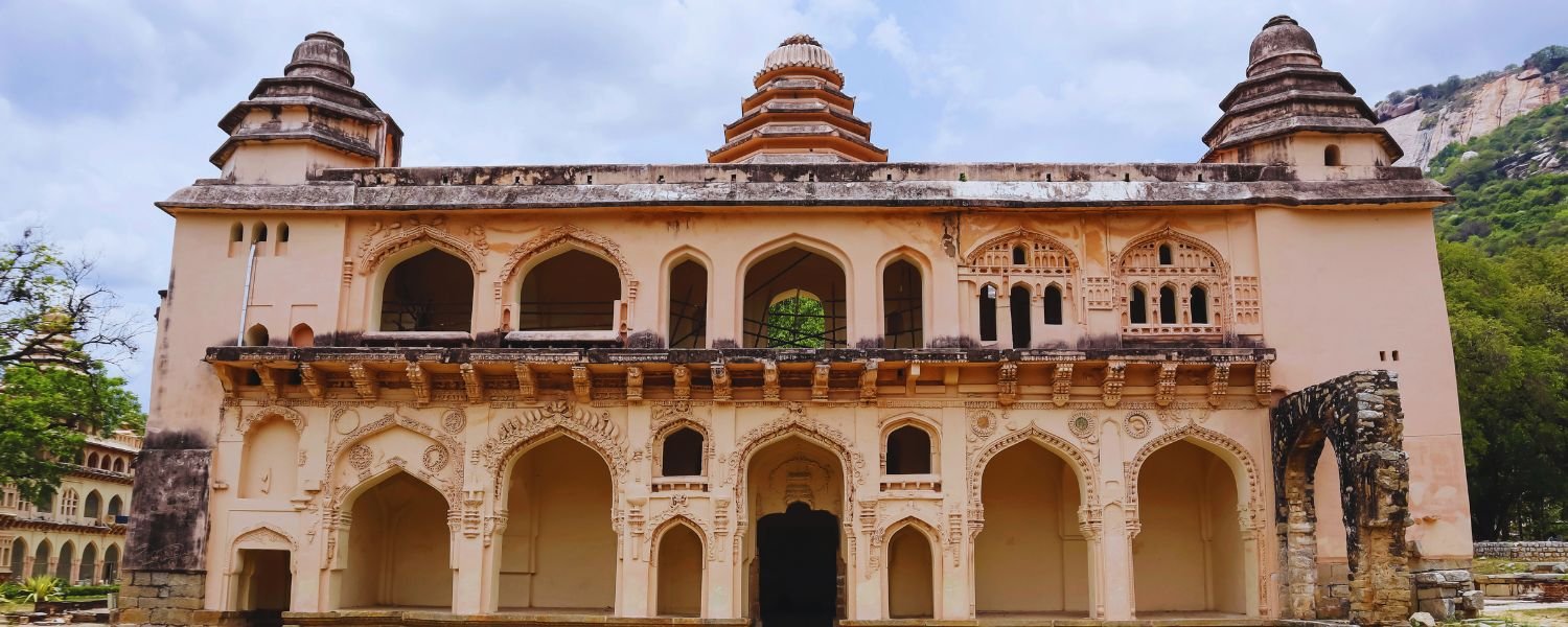 Origins & The Yadavaraya Legacy: The Birth of a Fort